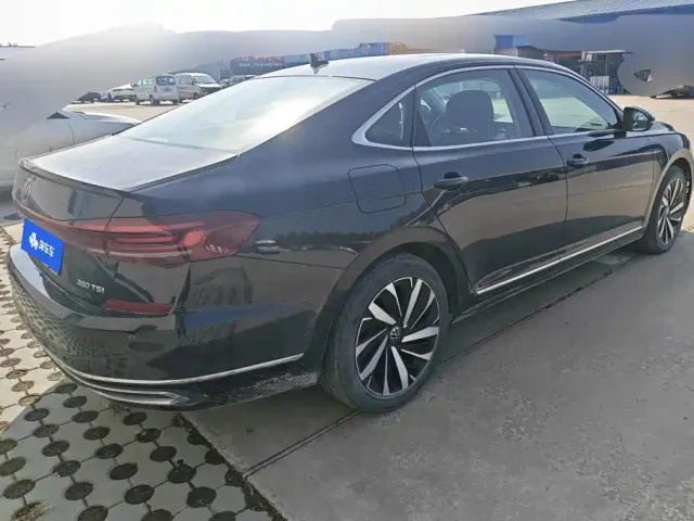 Volkswagen Passat — Фото автомобиля 3