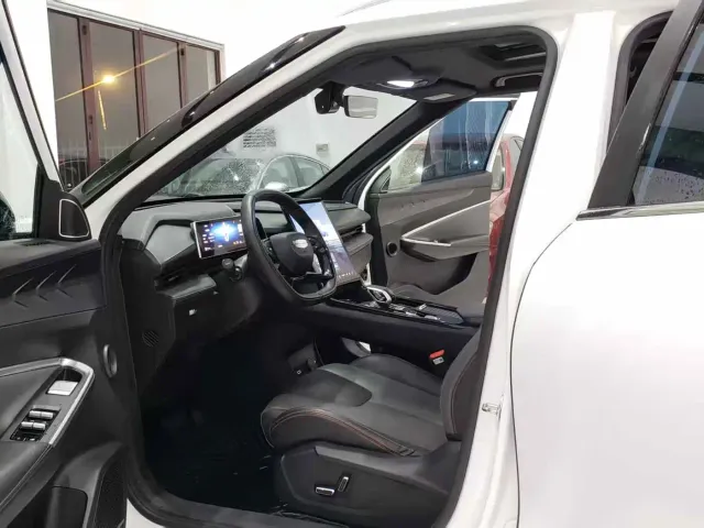 Geely Boyue — Фото автомобиля 4