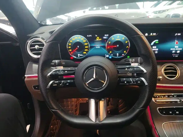 Mercedes-Benz E-Class — Фото автомобиля 10