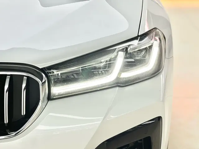 BMW 5 Series — Фото автомобиля 17
