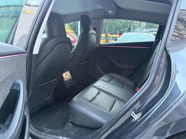 Tesla Model 3 — Фото автомобиля 6