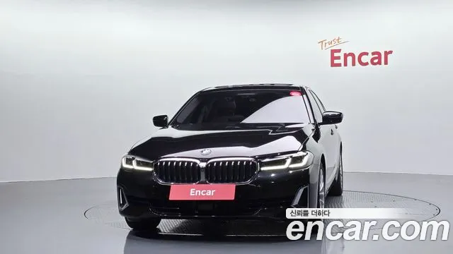 BMW 5-Series 5 серия (G30) 523d xDrive Luxury — Фото автомобиля 3