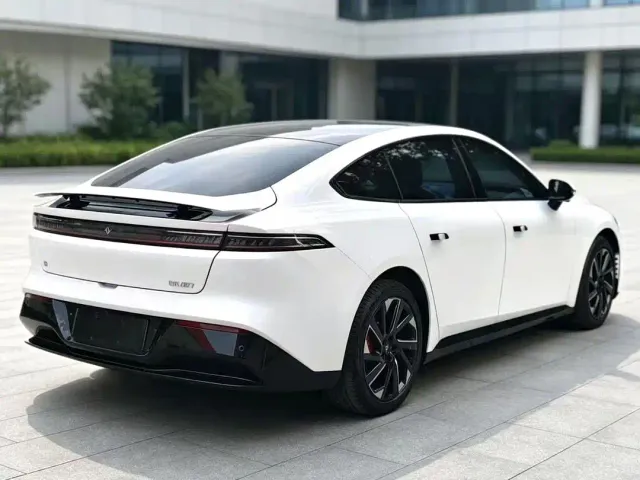 Dongfeng eπ 007 — Фото автомобиля 9