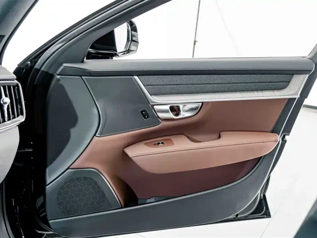 Volvo S90 — Фото автомобиля 13