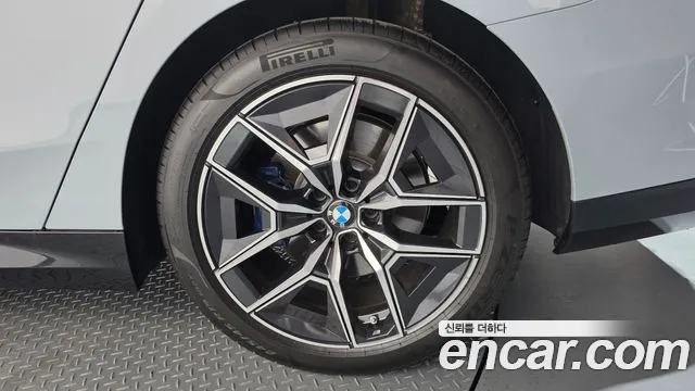 BMW 5-Series — Фото автомобиля 19