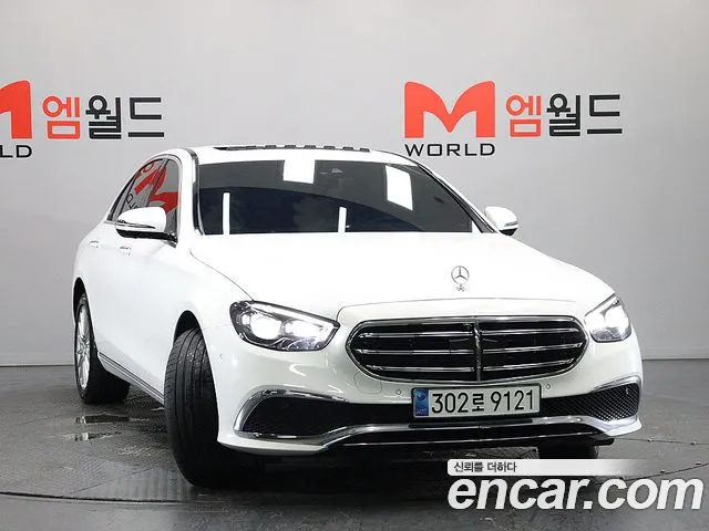 Mercedes-Benz E-Class — Фото автомобиля 2