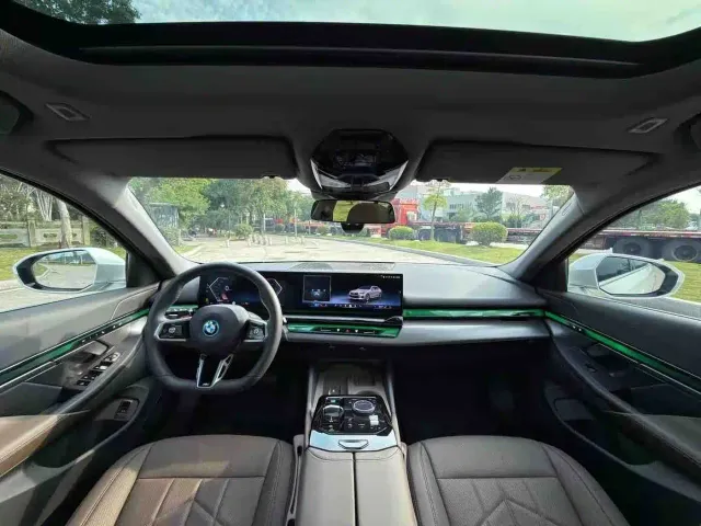 BMW i5 — Фото автомобиля 6