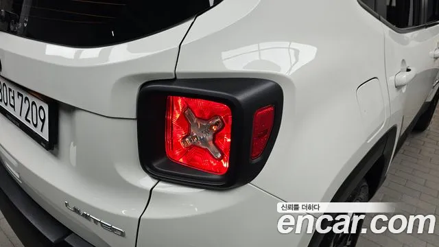 Jeep Renegade — Фото автомобиля 22