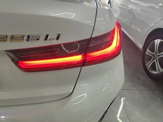 BMW 3 Series — Фото автомобиля 23