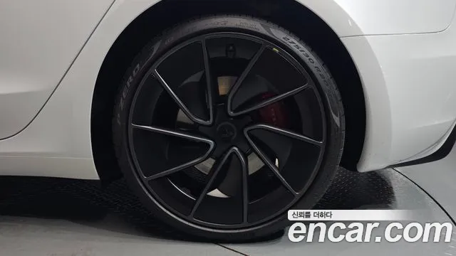 Tesla Model 3 — Фото автомобиля 21