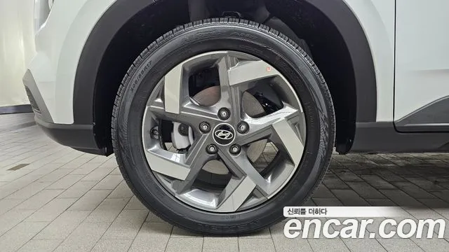 Hyundai Venue — Фото автомобиля 5