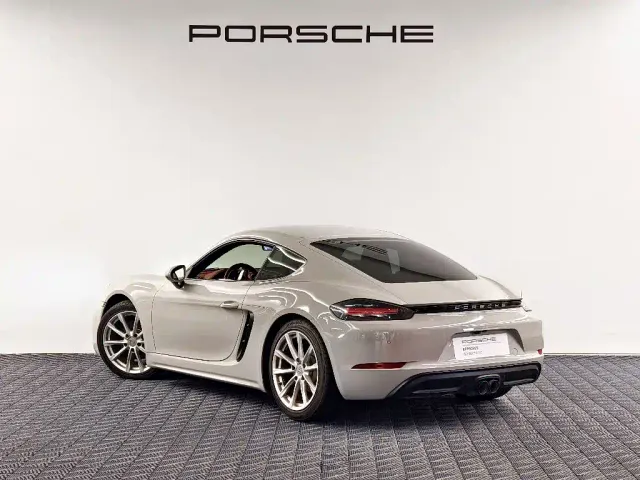 Porsche 718 — Фото автомобиля 5