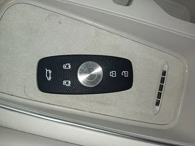 Roewe iMAX8 — Фото автомобиля 8