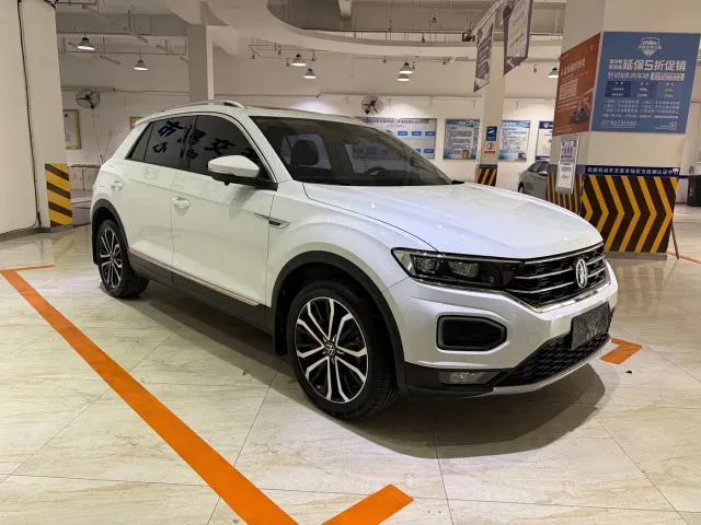 Volkswagen T-Roc — Фото автомобиля 3
