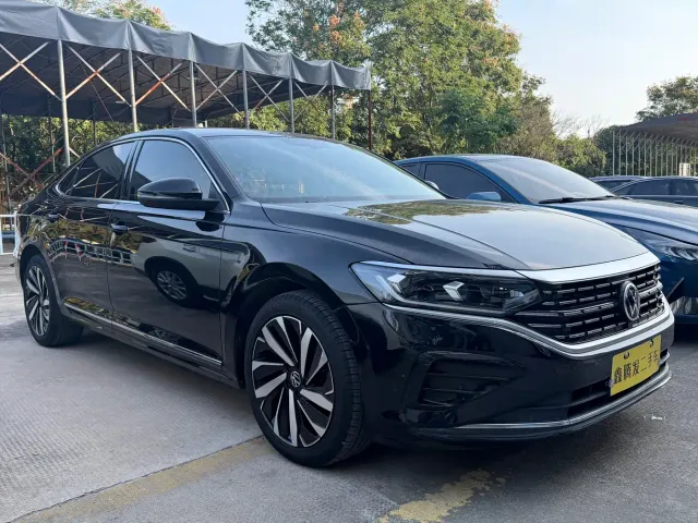 Volkswagen Passat — Фото автомобиля 3