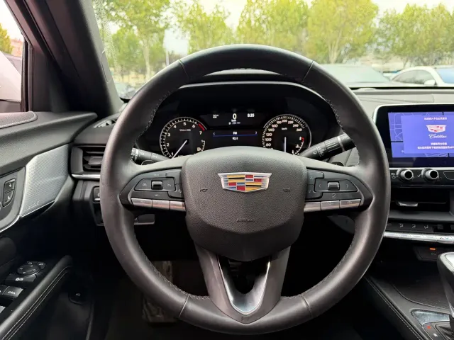 Cadillac CT4 — Фото автомобиля 10