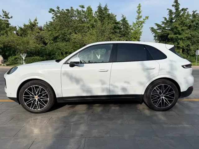 Porsche Cayenne — Фото автомобиля 24