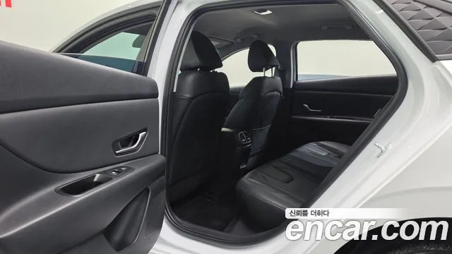 Hyundai Avante CN7 — Фото автомобиля 12