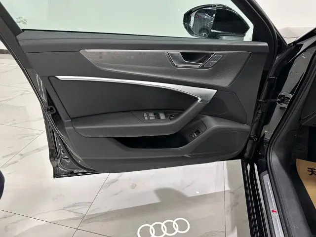 Audi A6L — Фото автомобиля 4