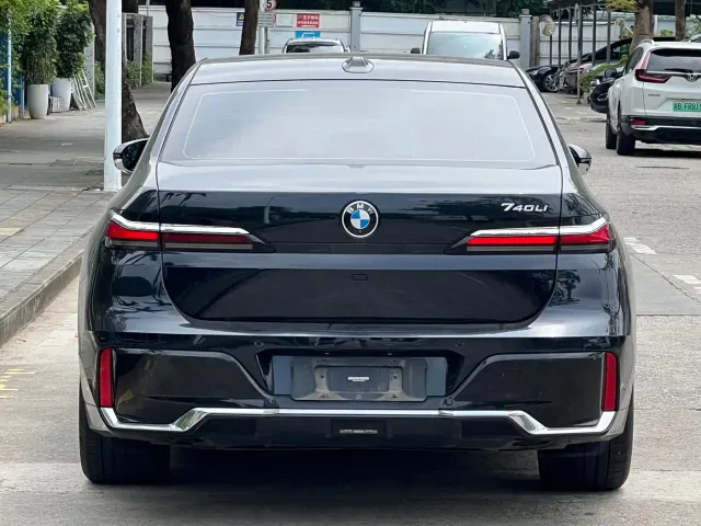 BMW 7 Series — Фото автомобиля 5