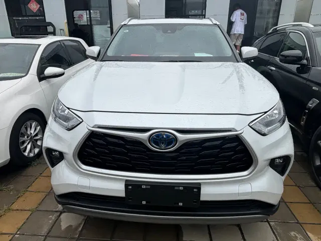 Toyota Highlander — Фото автомобиля 2