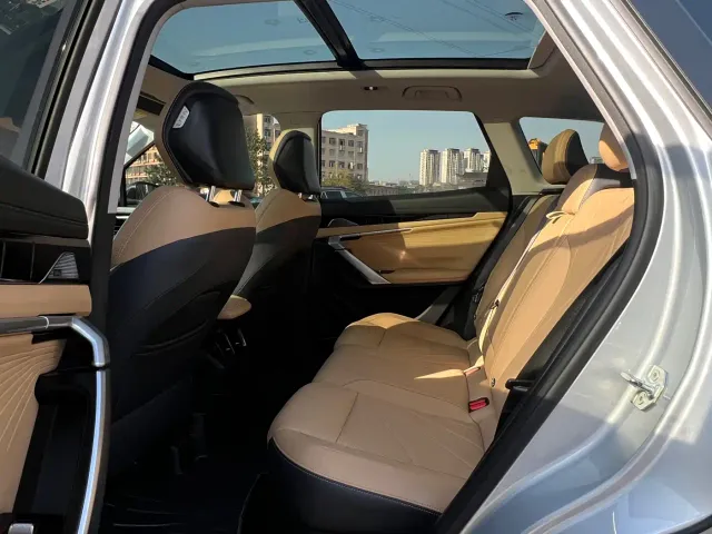 Geely Boyue L — Фото автомобиля 21