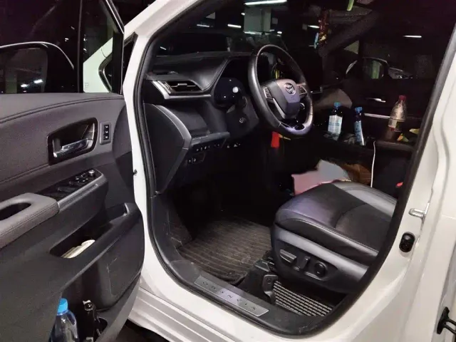 Toyota Granvia — Фото автомобиля 13