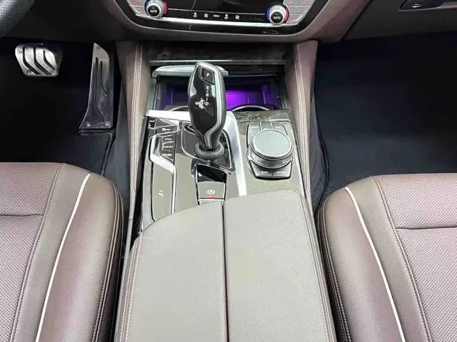 BMW 5 Series — Фото автомобиля 19