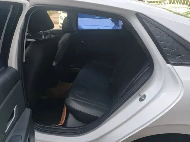 Hyundai Elantra — Фото автомобиля 12