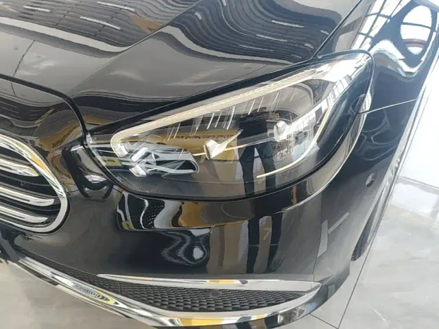 Mercedes-Benz E-Class — Фото автомобиля 23