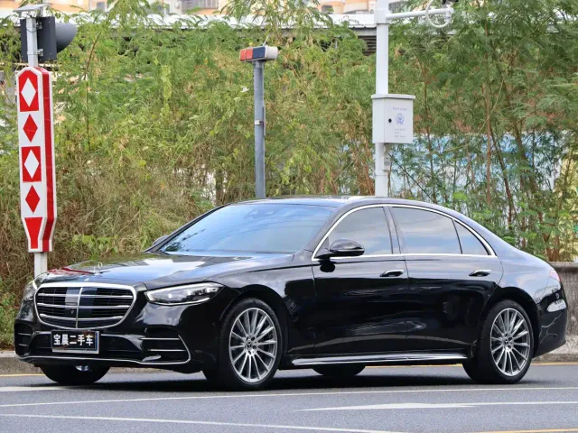 Фотография автомобиля — Mercedes-Benz S-Class