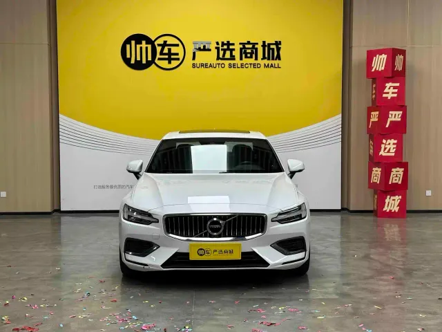 Volvo S60 — Фото автомобиля 3
