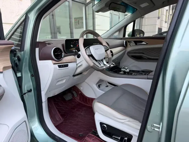 Forthing Yacht — Фото автомобиля 6