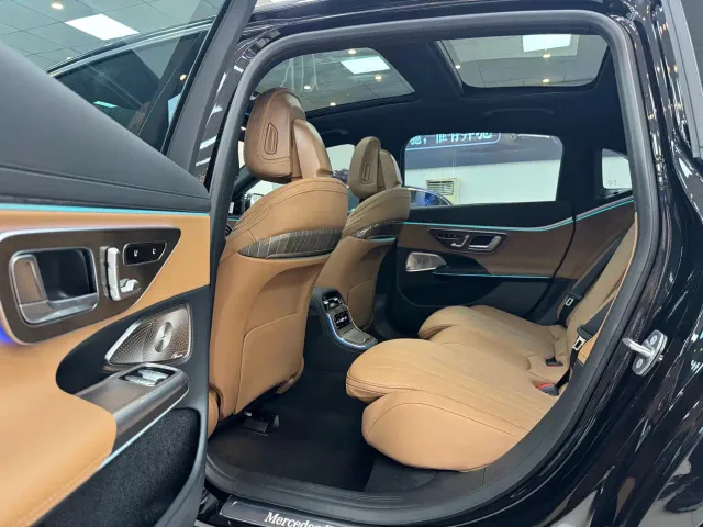 Mercedes-Benz E-Class — Фото автомобиля 10