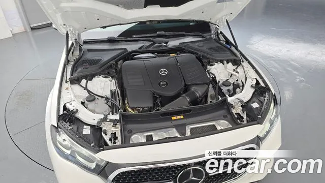 Mercedes-Benz E-Class — Фото автомобиля 9