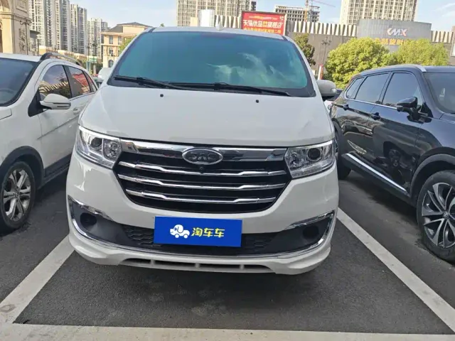 JAC Refine M3 — Фото автомобиля 2