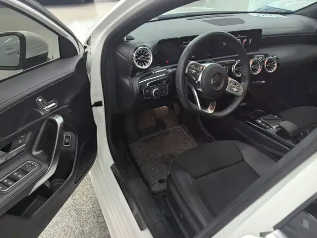 Mercedes-Benz A-Class — Фото автомобиля 15