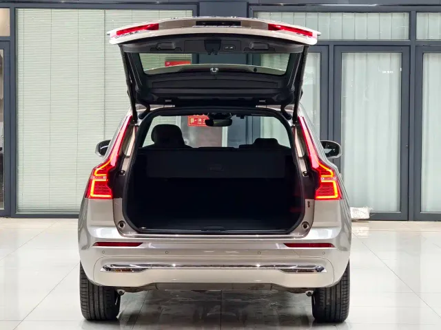 Volvo XC60 — Фото автомобиля 13