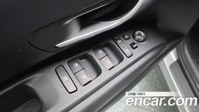 Hyundai Tucson Tucson (NX4) Дизель 2.0 2WD — Фото автомобиля 13