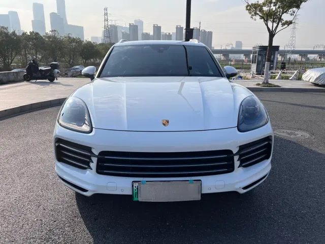 Porsche Cayenne — Фото автомобиля 2