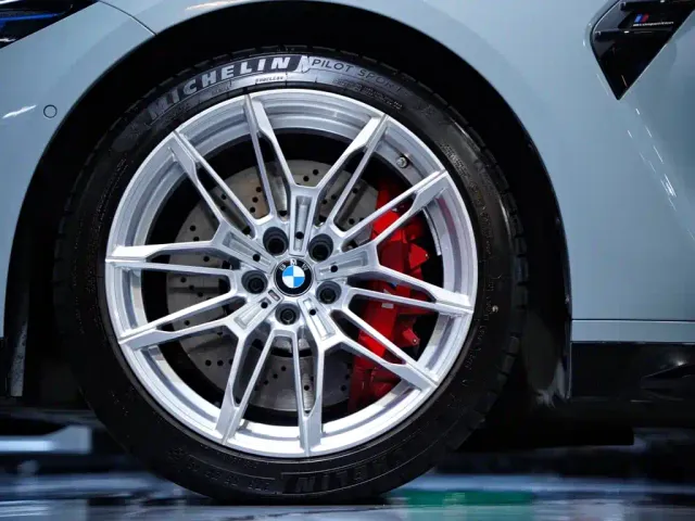 BMW BMW M3 2024 M3 Sedan M xDrive Competition — Фото автомобиля 9