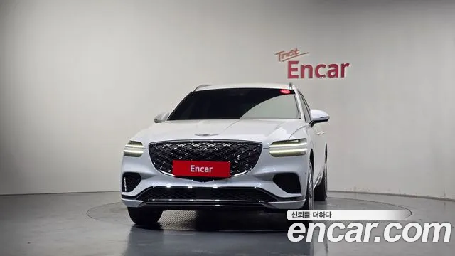 Genesis GV70 2.5T Бензин 2WD — Фото автомобиля 3