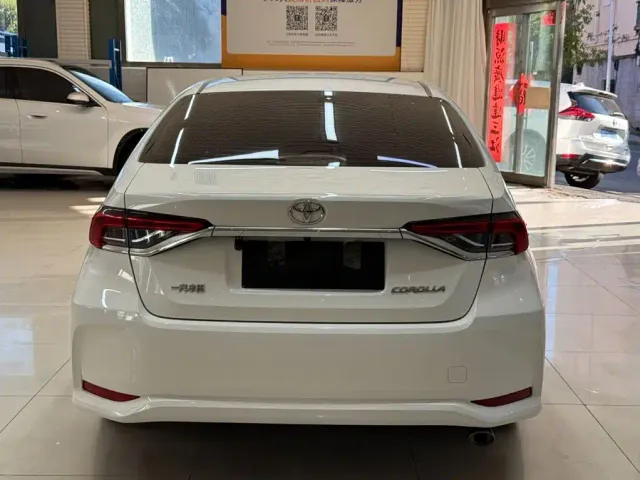 Toyota Corolla — Фото автомобиля 5