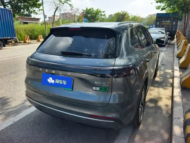 Geely Galaxy Starship 7 EM-i — Фото автомобиля 3