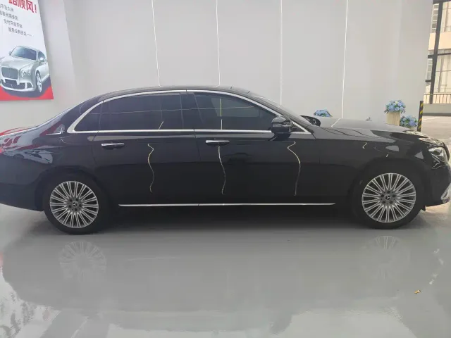 Mercedes-Benz E-Class — Фото автомобиля 4