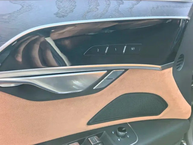 Audi A8 — Фото автомобиля 13