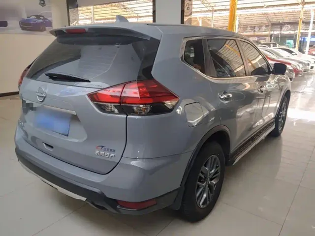 Nissan X-Trail — Фото автомобиля 4