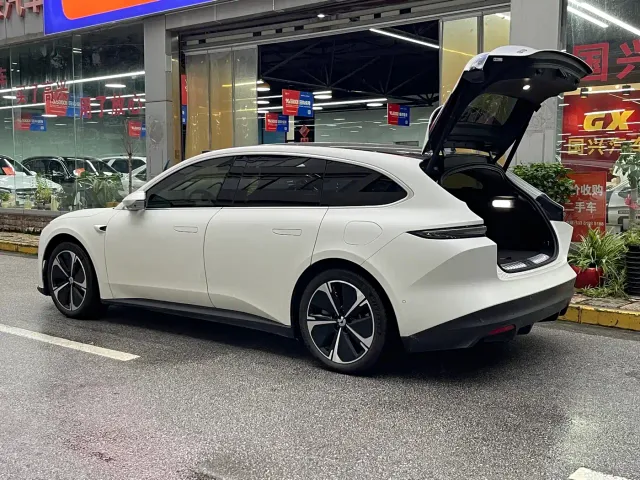 Nio ET5 Touring — Фото автомобиля 4
