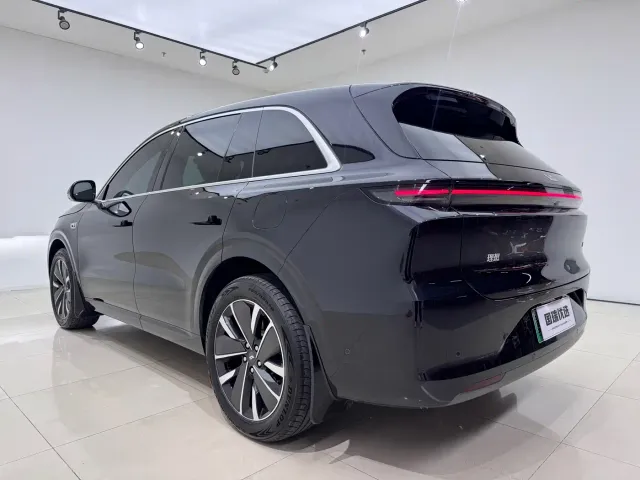 Li Auto L6 — Фото автомобиля 6