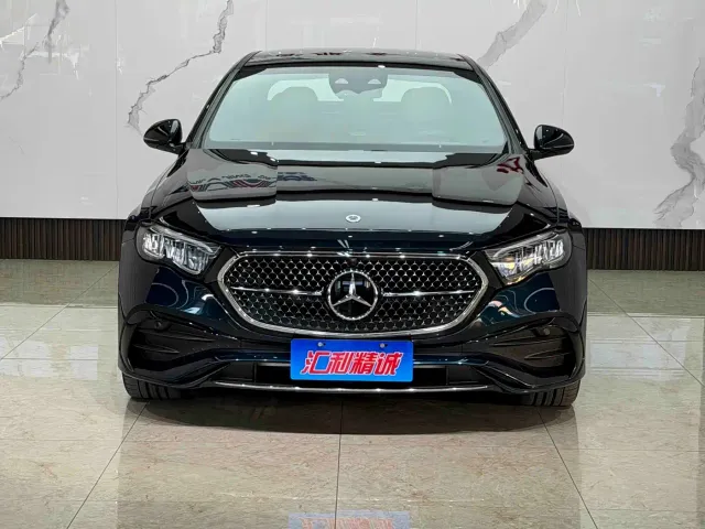 Mercedes-Benz E-Class — Фото автомобиля 2